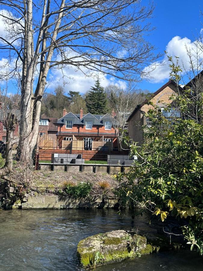 Beautiful House On The River Itchen Villa วินเชสเตอร์ ภายนอก รูปภาพ