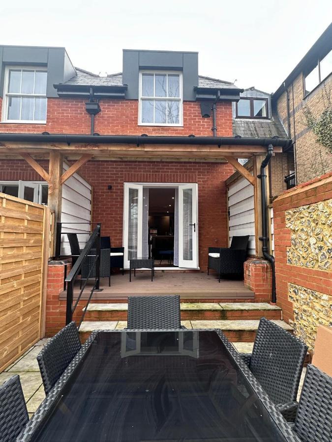 Beautiful House On The River Itchen Villa วินเชสเตอร์ ภายนอก รูปภาพ
